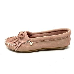 Minnetonka Kilty Suede Whipstitch Moccasins pink